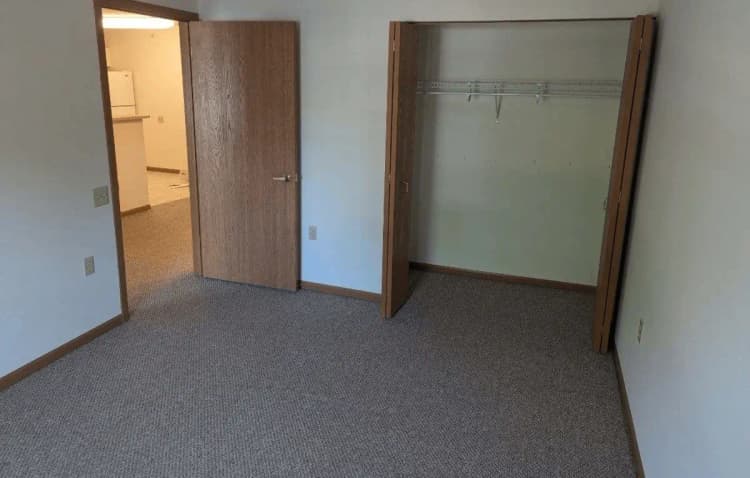 Milwaukee County apartments for rent - image - PrairieHill_SeniorApartments_40.png
