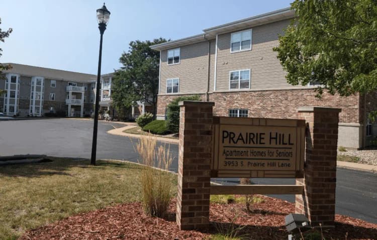 Milwaukee County apartments for rent - image - PrairieHill_SeniorApartments_50.png