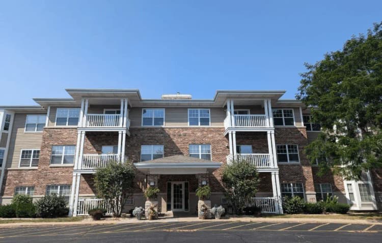 Milwaukee County apartments for rent - image - PrairieHill_SeniorApartments_51.png