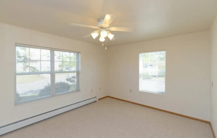 Milwaukee County apartments for rent - image - PrairieHill_SeniorApartments_60.png