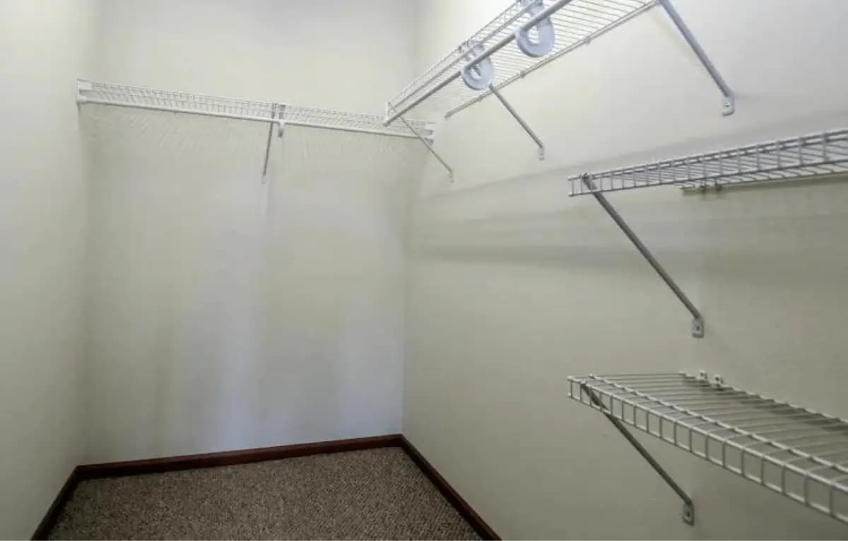 Milwaukee County apartments for rent - image - PrairieHill_SeniorApartments_69.png