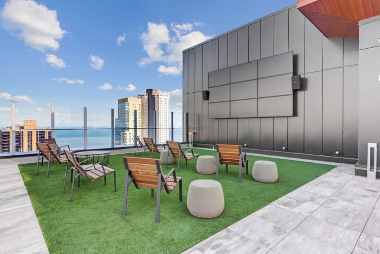 Milwaukee County apartments for rent - image - Rooftop Cinema
