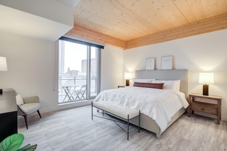 Milwaukee County apartments for rent - image - Spruce - 3 BD / 2 BA - Bedroom