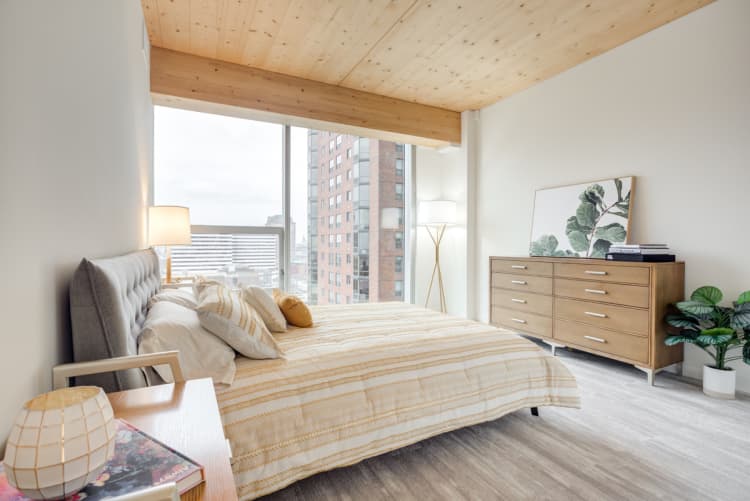 Milwaukee County apartments for rent - image - Spruce - 3 BD / 2 BA - Bedroom