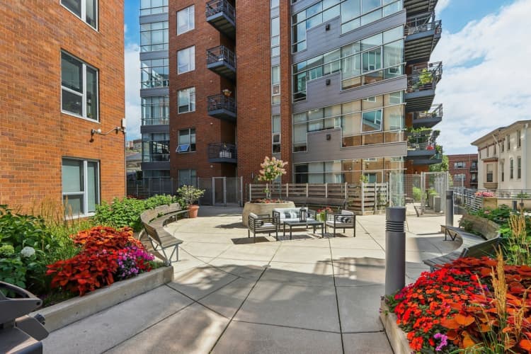 Milwaukee County apartments for rent - image - Community Patio