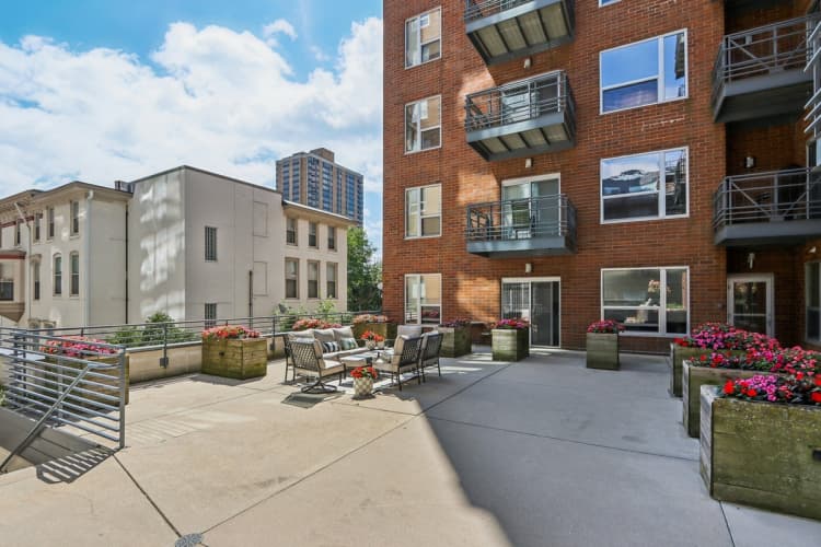 Milwaukee County apartments for rent - image - Community Patio