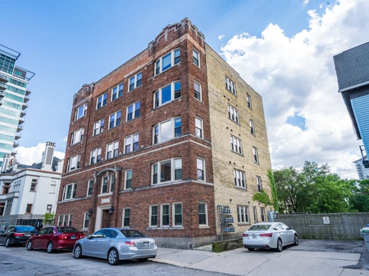 Milwaukee County apartments for rent - image - Albion Exterior