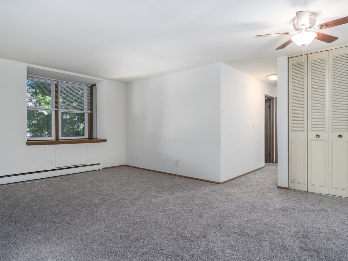 Milwaukee County apartments for rent - Property image - 3245 N Oakland - 2