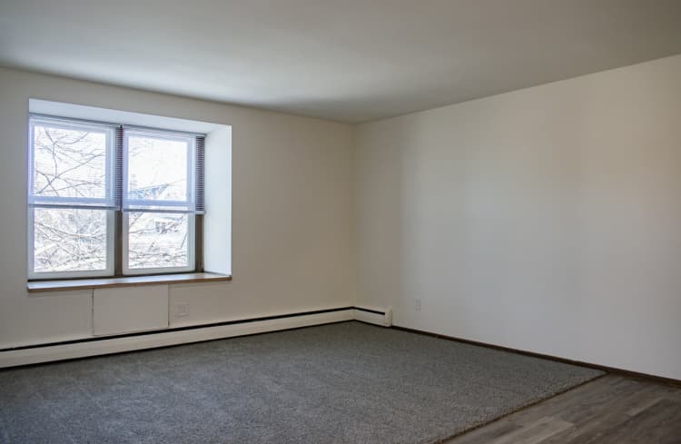Milwaukee County apartments for rent - image - 2 Bed / 1 Bath - 1,000 SF - Living Space