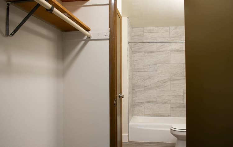 Milwaukee County apartments for rent - image - 1 Bedroom - Renovated