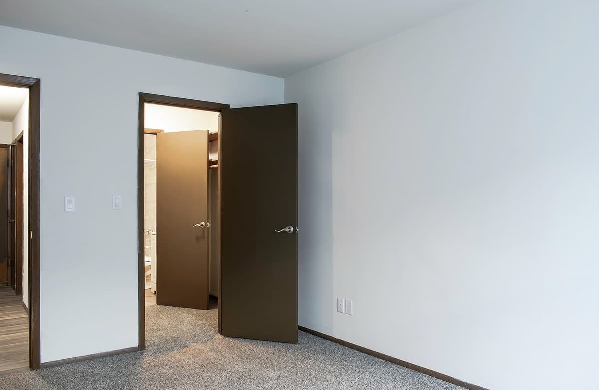 Milwaukee County apartments for rent - image - 1 Bedroom - Renovated