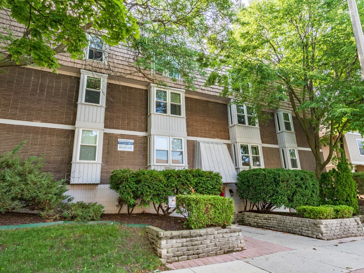 Milwaukee County apartments for rent - image - 3245 N Oakland