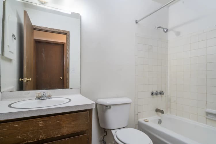Milwaukee County apartments for rent - image - Unrenovated Bathroom