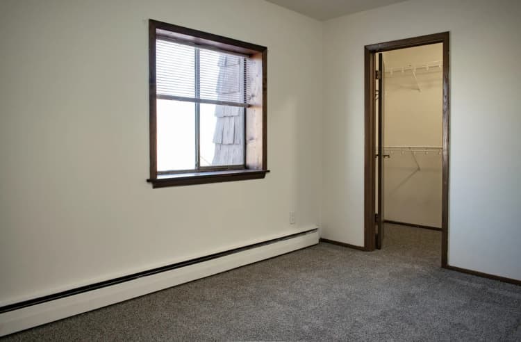 Milwaukee County apartments for rent - image - Bedroom