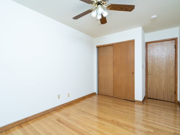 Milwaukee County apartments for rent - image - Bedroom