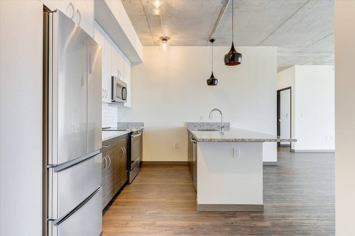Milwaukee County apartments for rent - image - 3 Bed / 2 Bath - Kitchen