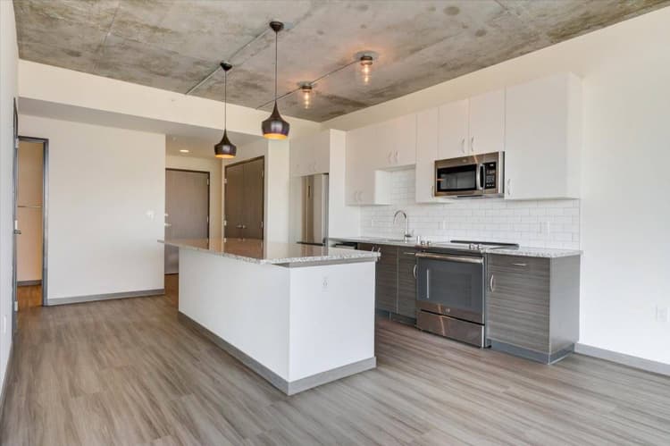 Milwaukee County apartments for rent - image - 2 Bed / 2 Bath - Kitchen