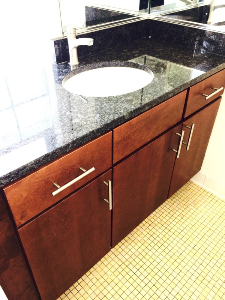 Milwaukee County apartments for rent - image - Renovated Bathroom