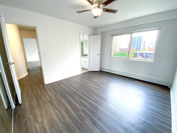 Milwaukee County apartments for rent - image - Renovated Master Bedroom