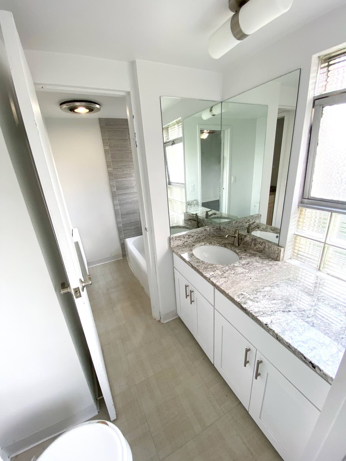 Milwaukee County apartments for rent - image - Renovated Master Bath