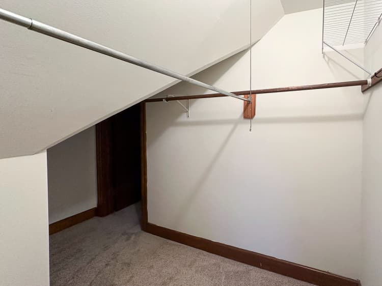 Milwaukee County apartments for rent - image - 3 Bed / 1 Bath - 1,500 SF - Closet