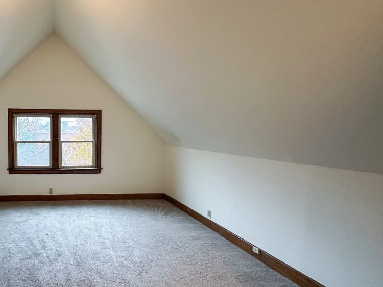Milwaukee County apartments for rent - image - 3 Bed / 1 Bath - 1,500 SF - Bedroom