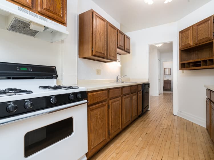 Milwaukee County apartments for rent - image - Kitchen