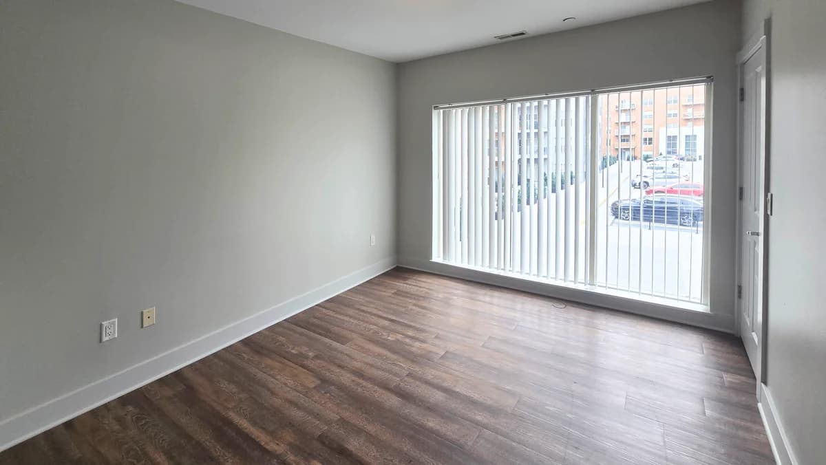 Milwaukee County apartments for rent - image - Living Room