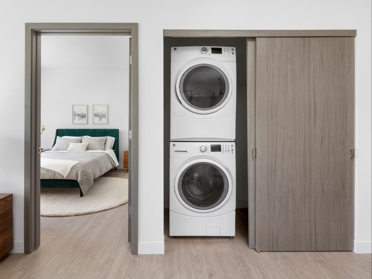Milwaukee County apartments for rent - image - 2 Bed / 2 Bath - 1,037 SF - Laundry
