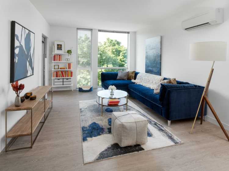Milwaukee County apartments for rent - image - 1 Bed / 1 Bath - 623 SF - Living Room
