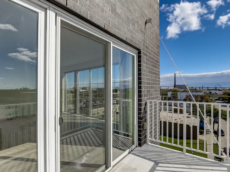 Milwaukee County apartments for rent - image - 1 Bed / 1 Bath - 657 SF - Balcony