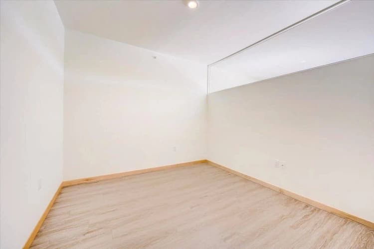 Milwaukee County apartments for rent - image - bed