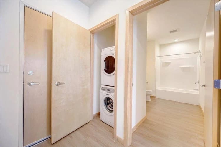 Milwaukee County apartments for rent - image - laundry