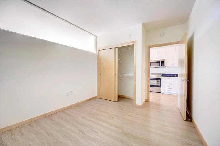 Milwaukee County apartments for rent - image - bed