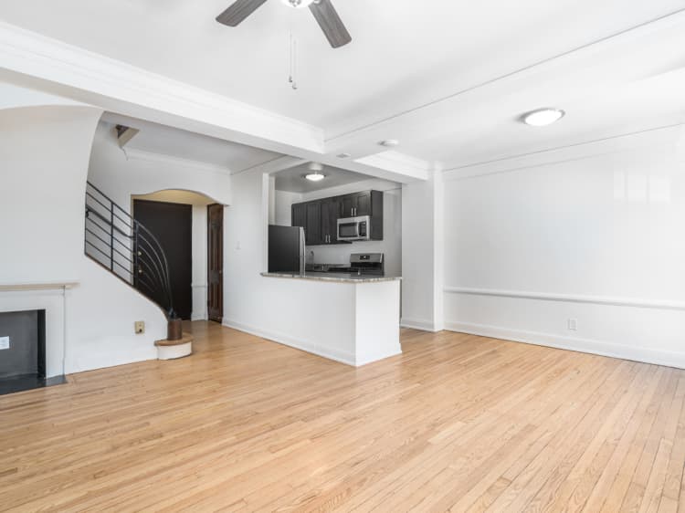 Milwaukee County apartments for rent - image - Renovated Living Area/Kitchen