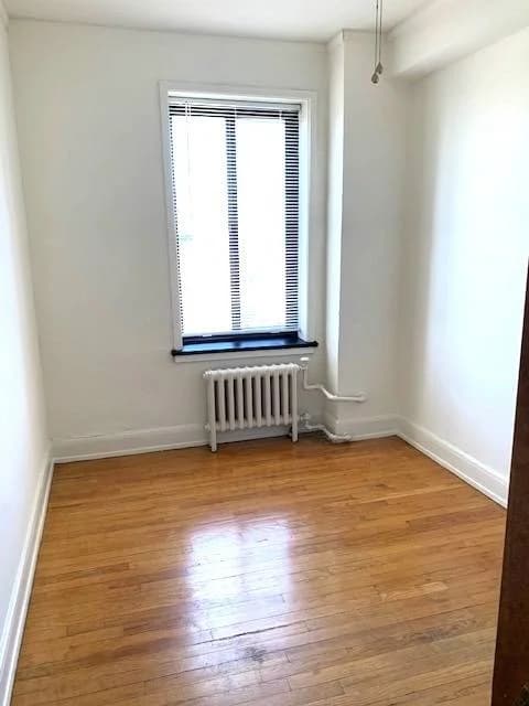 Milwaukee County apartments for rent - image - 3 Bed - 1.5 Bath Bedroom