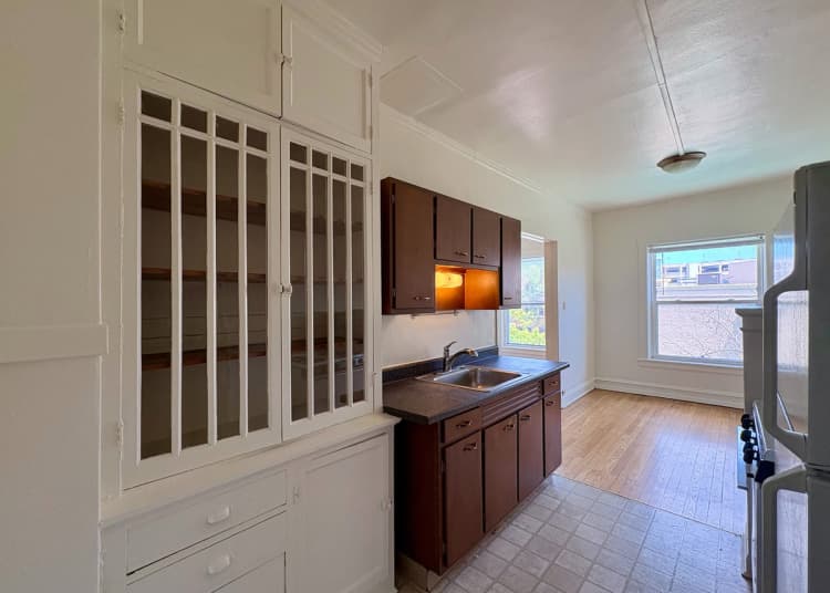 Milwaukee County apartments for rent - image - Ivanhoe Kitchen
