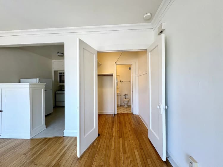 Milwaukee County apartments for rent - image - Studio Dress and Bathroom - 201