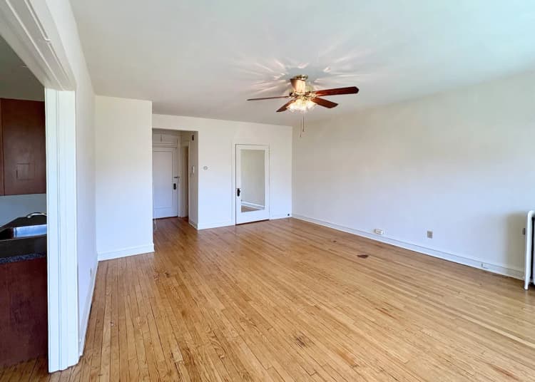 Milwaukee County apartments for rent - image - Spacious Living Room - 206