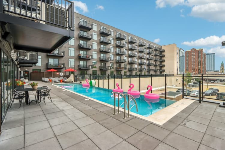 Milwaukee County apartments for rent - image - Pool Deck