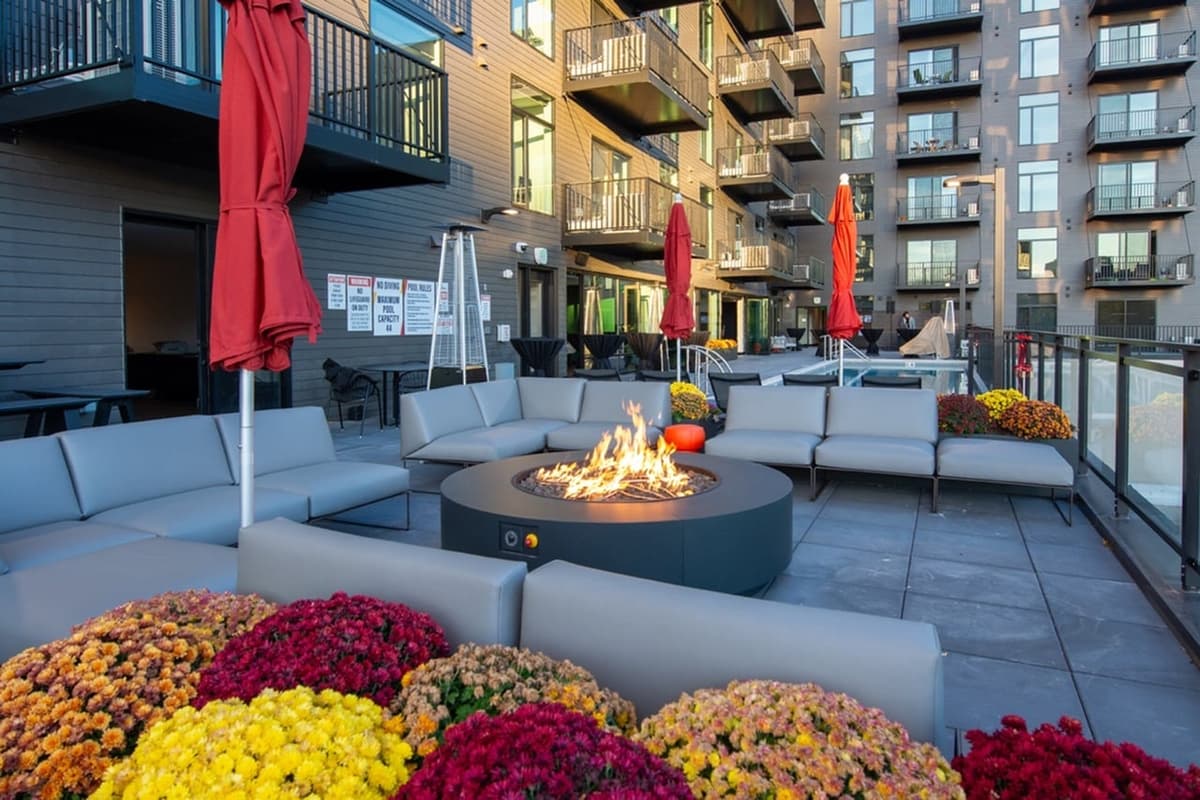 Milwaukee County apartments for rent - image - Party Deck