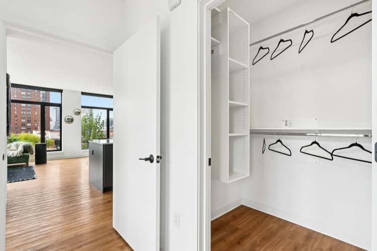 Milwaukee County apartments for rent - image - Capricorn 2 bed, 2 bath + den