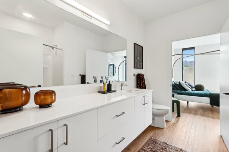 Milwaukee County apartments for rent - image - Capricorn 2 bed, 2 bath + den