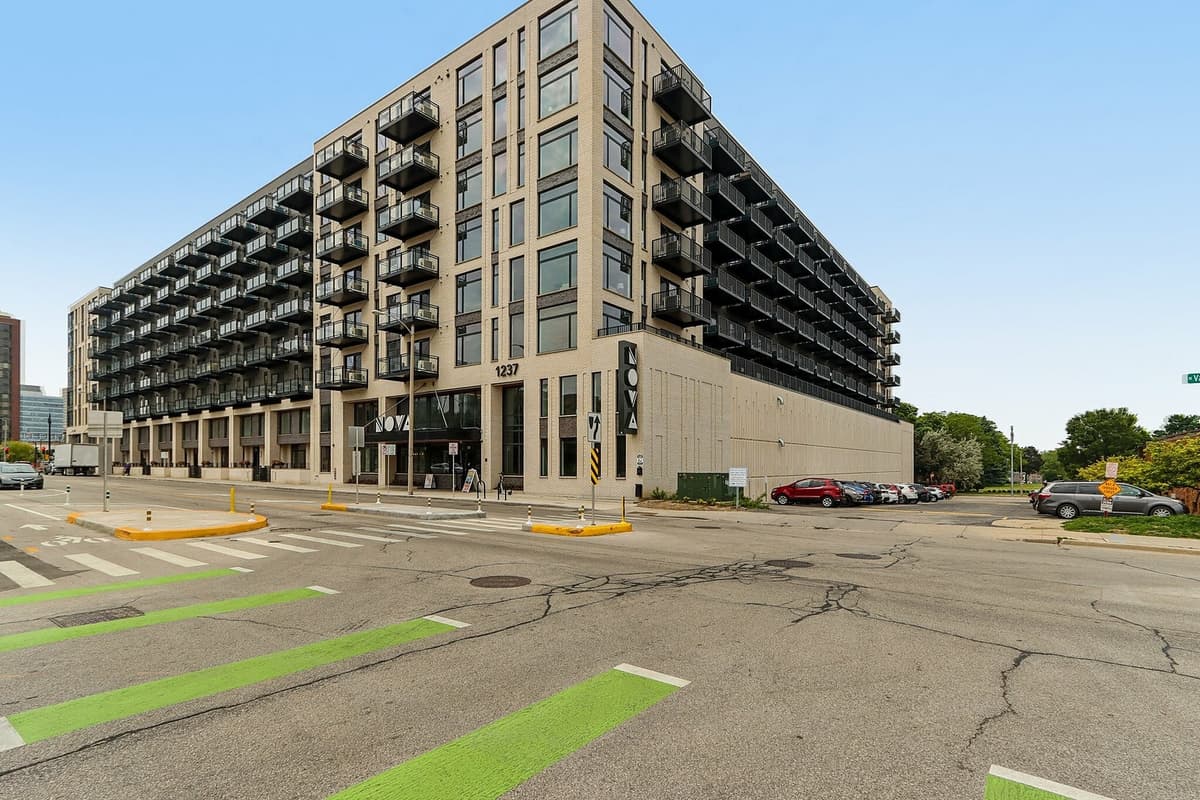 Milwaukee County apartments for rent - Property image - Nova - 3