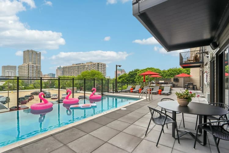 Milwaukee County apartments for rent - image - Pool Deck