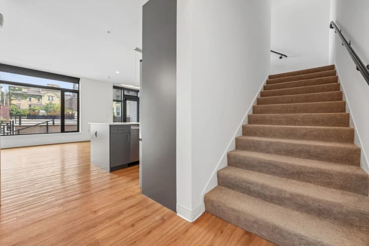 Milwaukee County apartments for rent - image - Buca Townhome - Bi Level