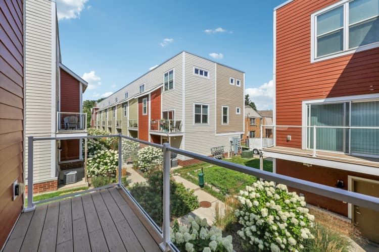Milwaukee County apartments for rent - image - Row House 31 Exterior
