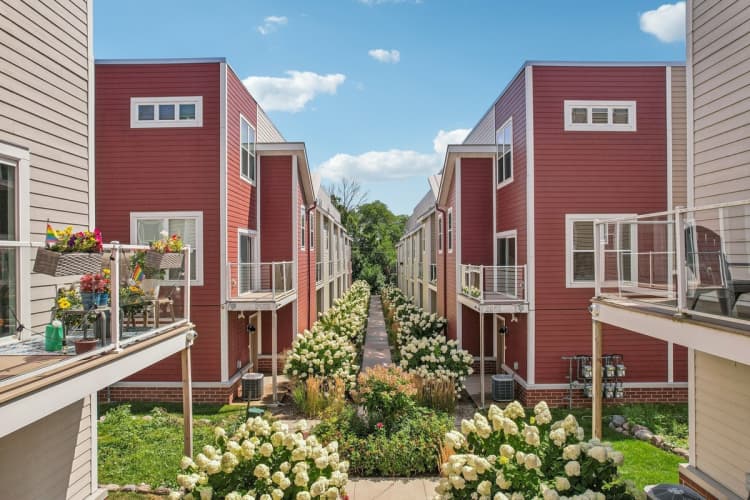 Milwaukee County apartments for rent - image - Row House 31 Exterior