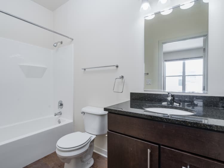 Milwaukee County apartments for rent - image - Bathroom