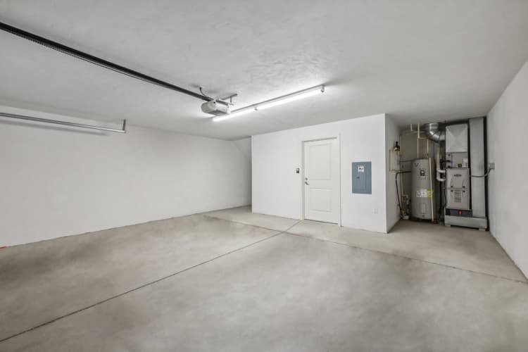 Milwaukee County apartments for rent - image - Attached Garage